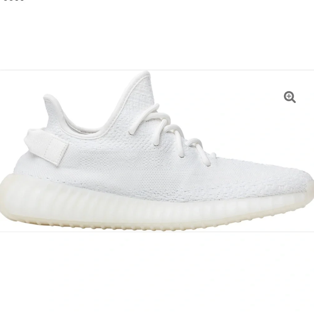 🚨SEND OFFERS🚨Adidas Yeezy Boost 350 V2 in White